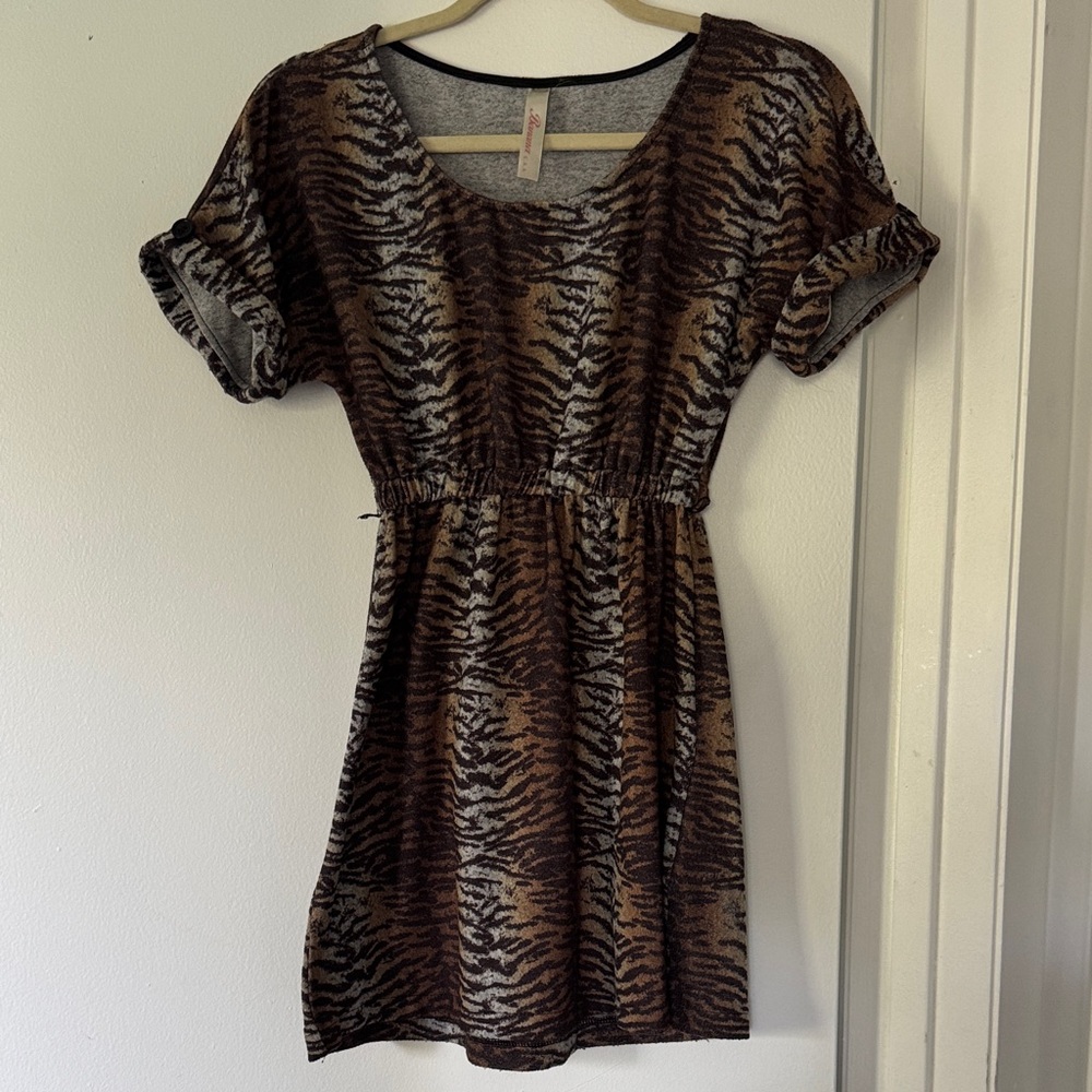 Chic Brown Tiger Print Dress